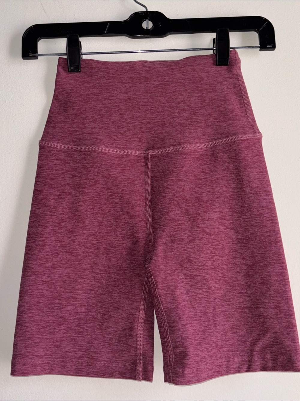 Beyond Yoga High-Rise Bike Shorts in Plum Heather